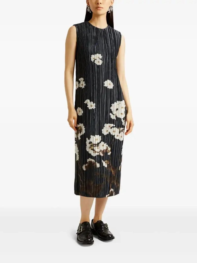 Black Pleated Dress