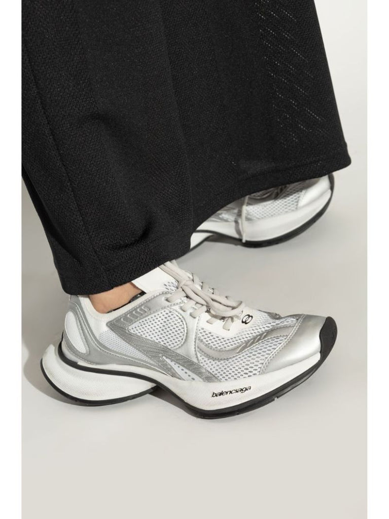 Circuit sneakers