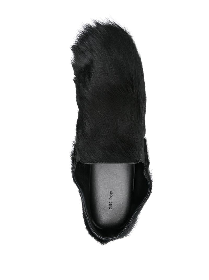 Black Vincit Slippers