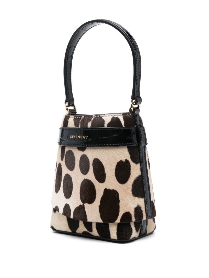 Black Shark Lock Bucket Bag