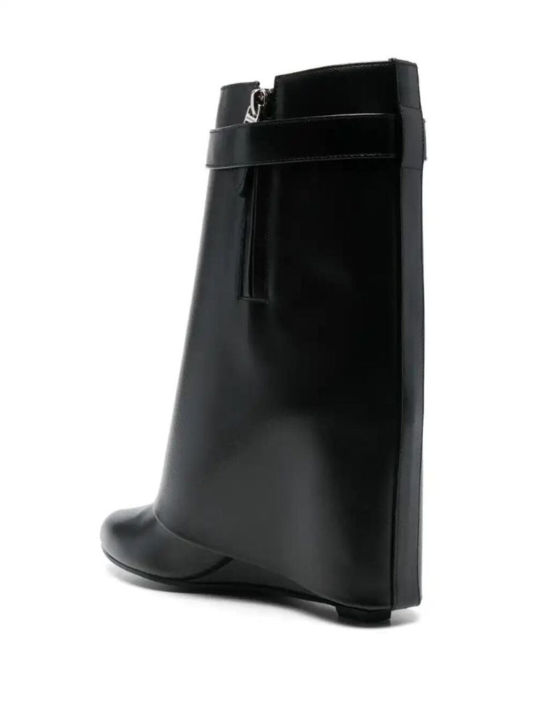 Black Shark Lock Boots