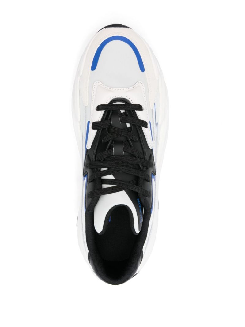 Run-row Sneakers