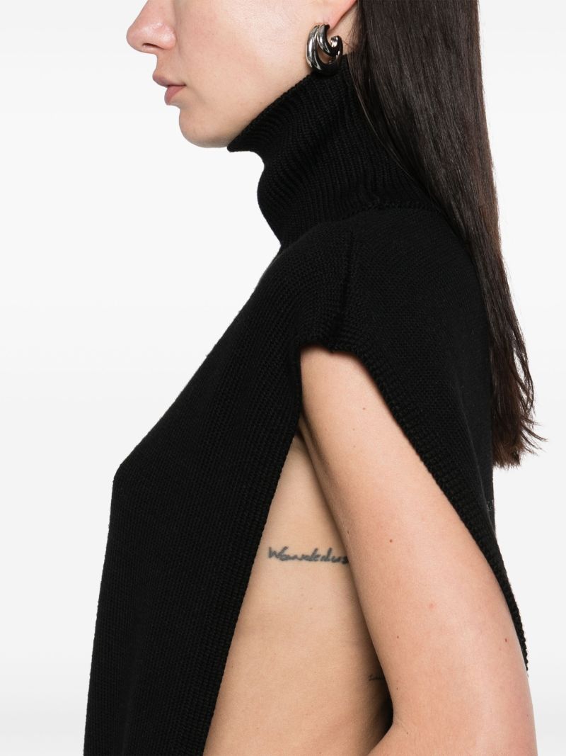 Black Single-sleeved Sweater