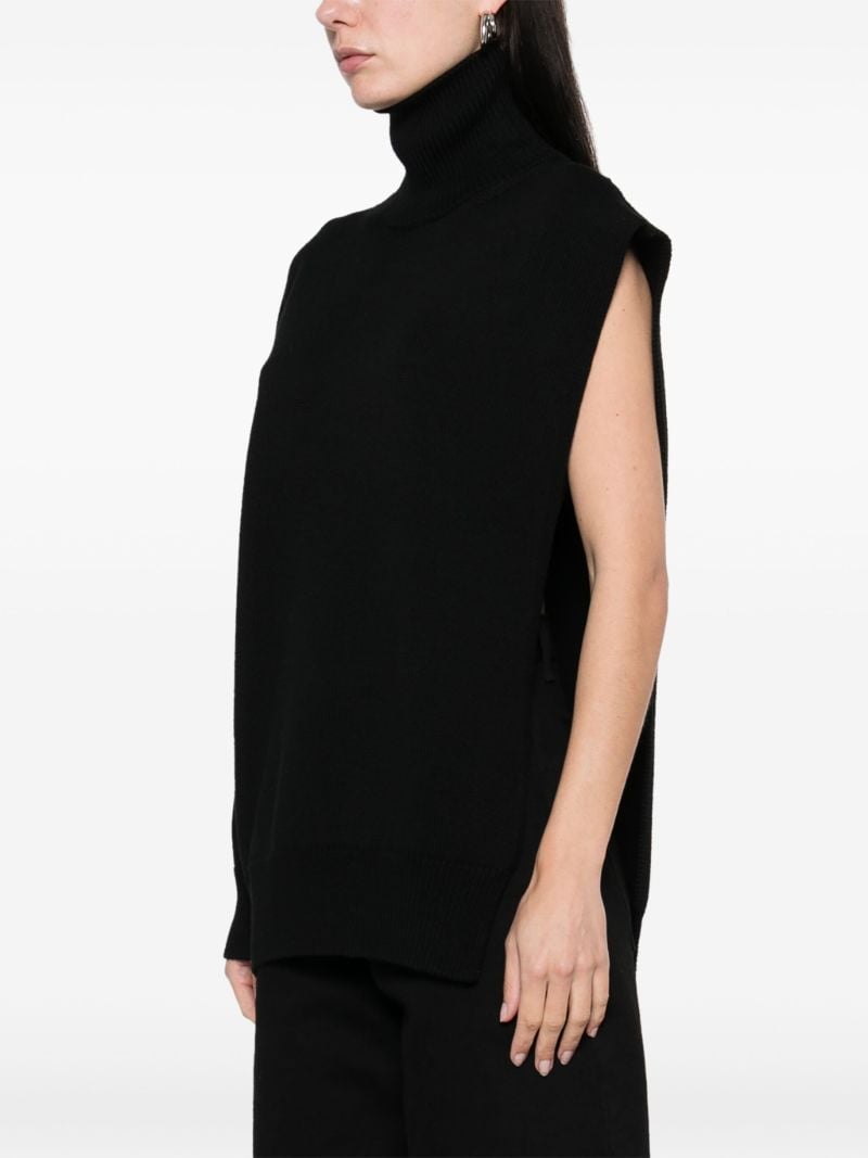 Black Single-sleeved Sweater