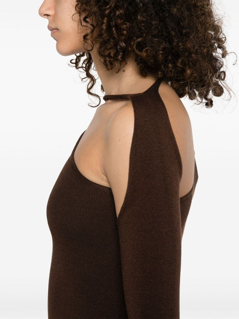 Half Off-shoulder T-shirt