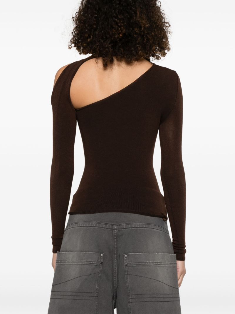 Half Off-shoulder T-shirt