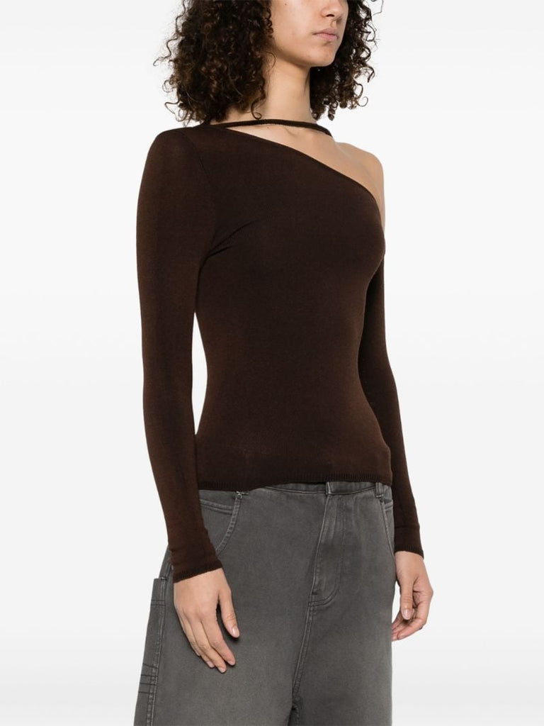Half Off-shoulder T-shirt