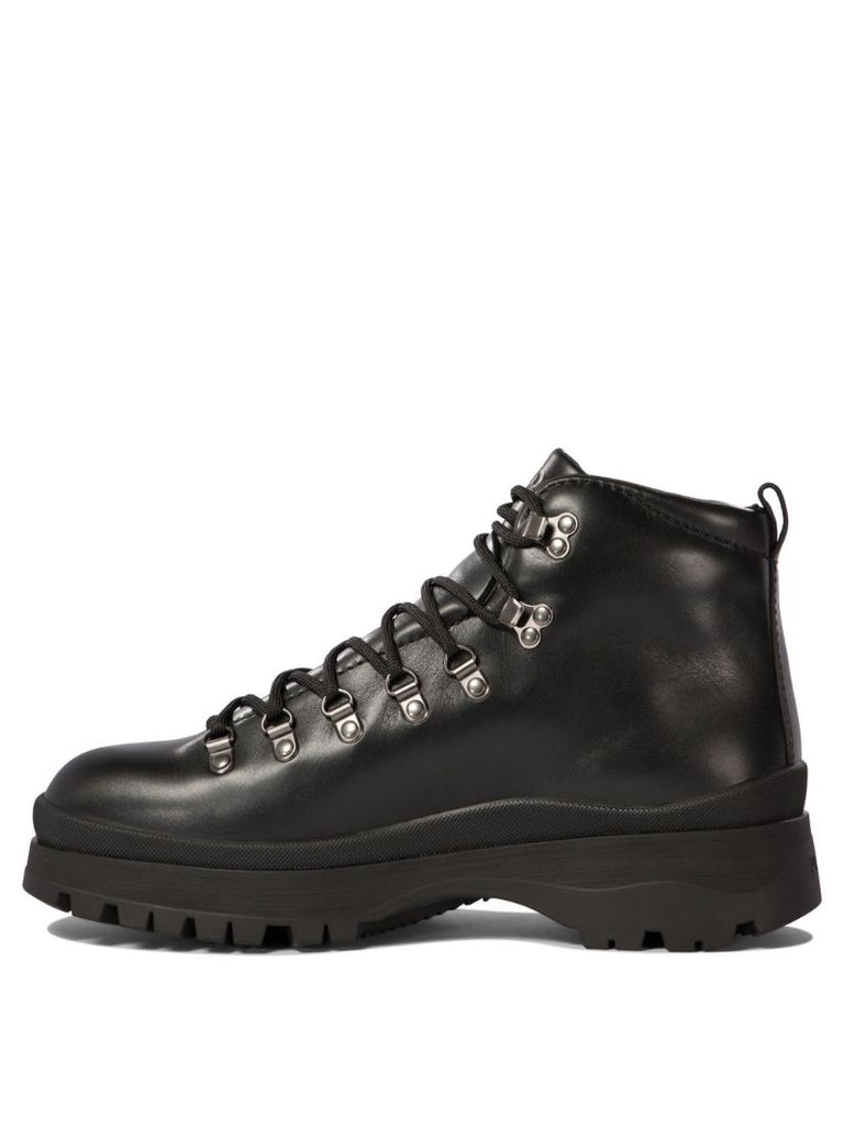 Triangle-logo Boots