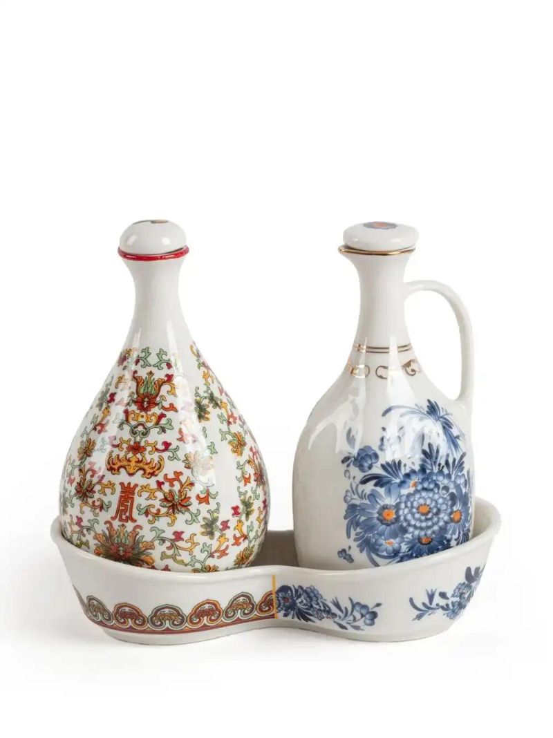 White Thelme Bottle Set