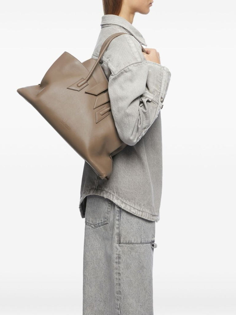 Medium La Passeggiata Shoulder Bag
