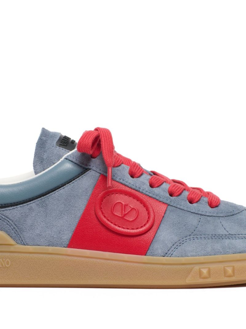 Upvillage Sneakers
