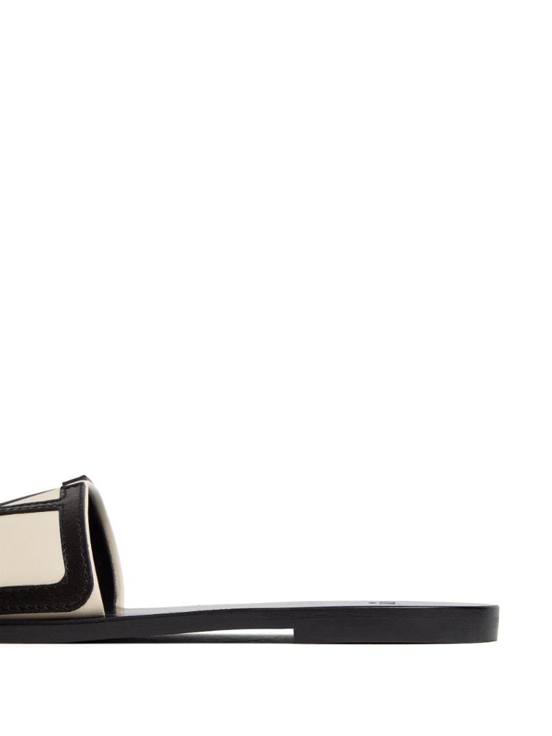 Vlogo Sandals
