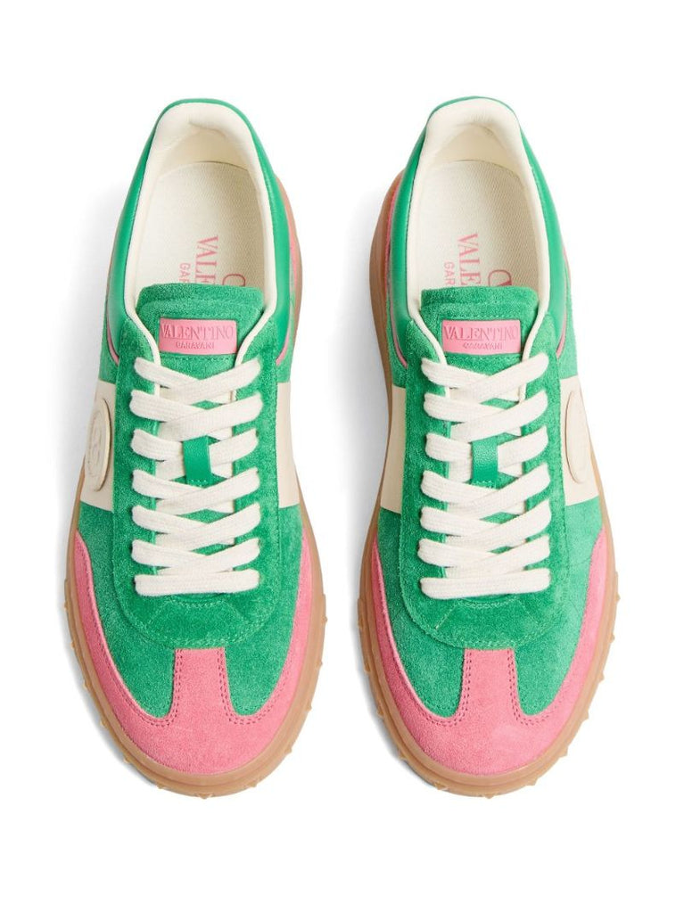 Upvillage Sneakers