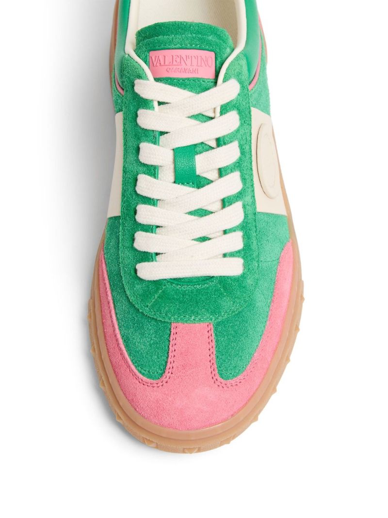 Upvillage Sneakers