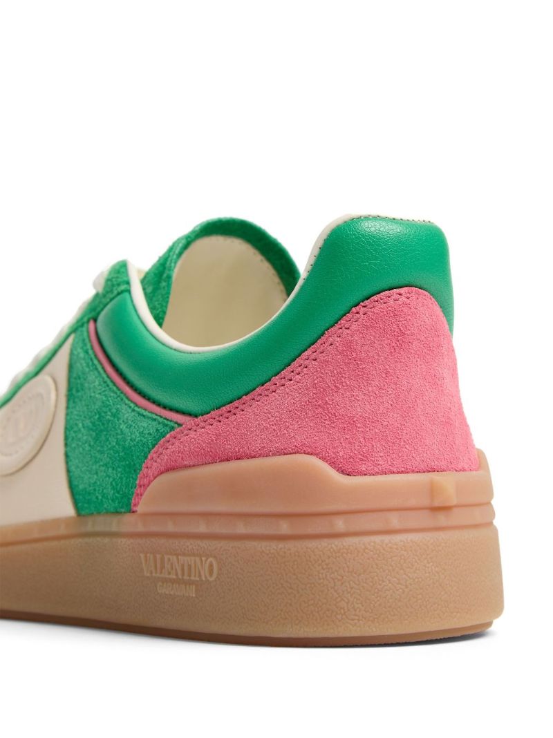 Upvillage Sneakers