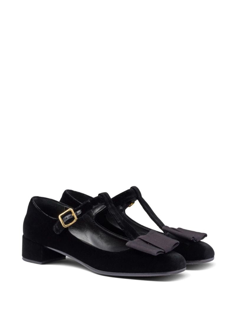 Black Velvet Pumps