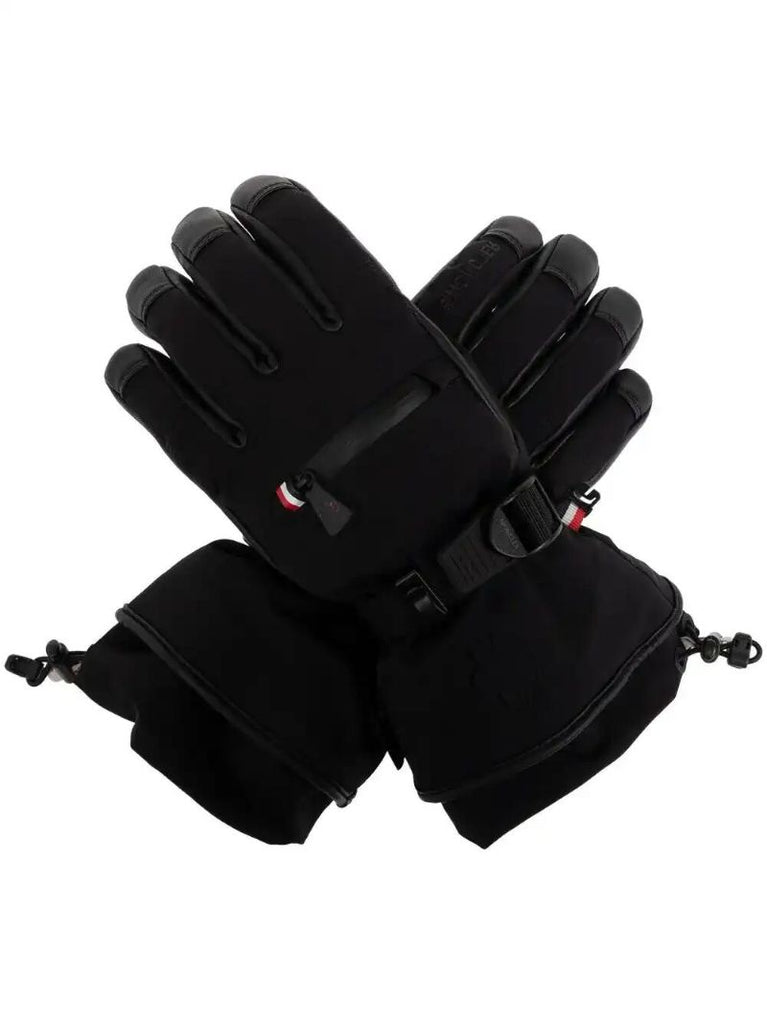 Black Padded Gloves