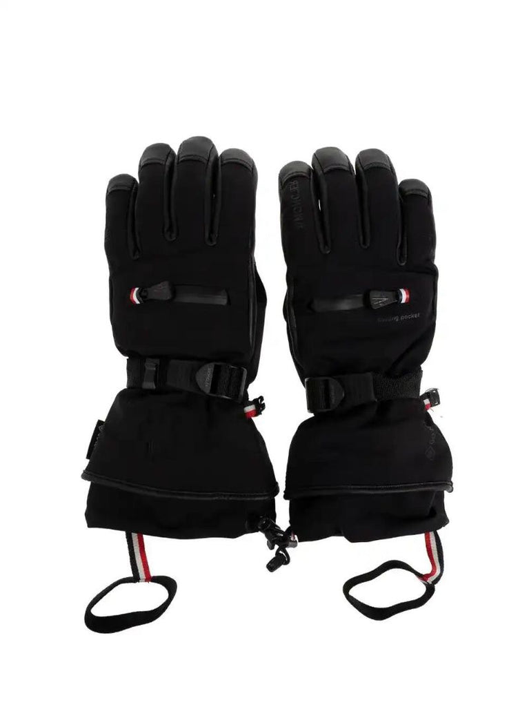 Black Padded Gloves