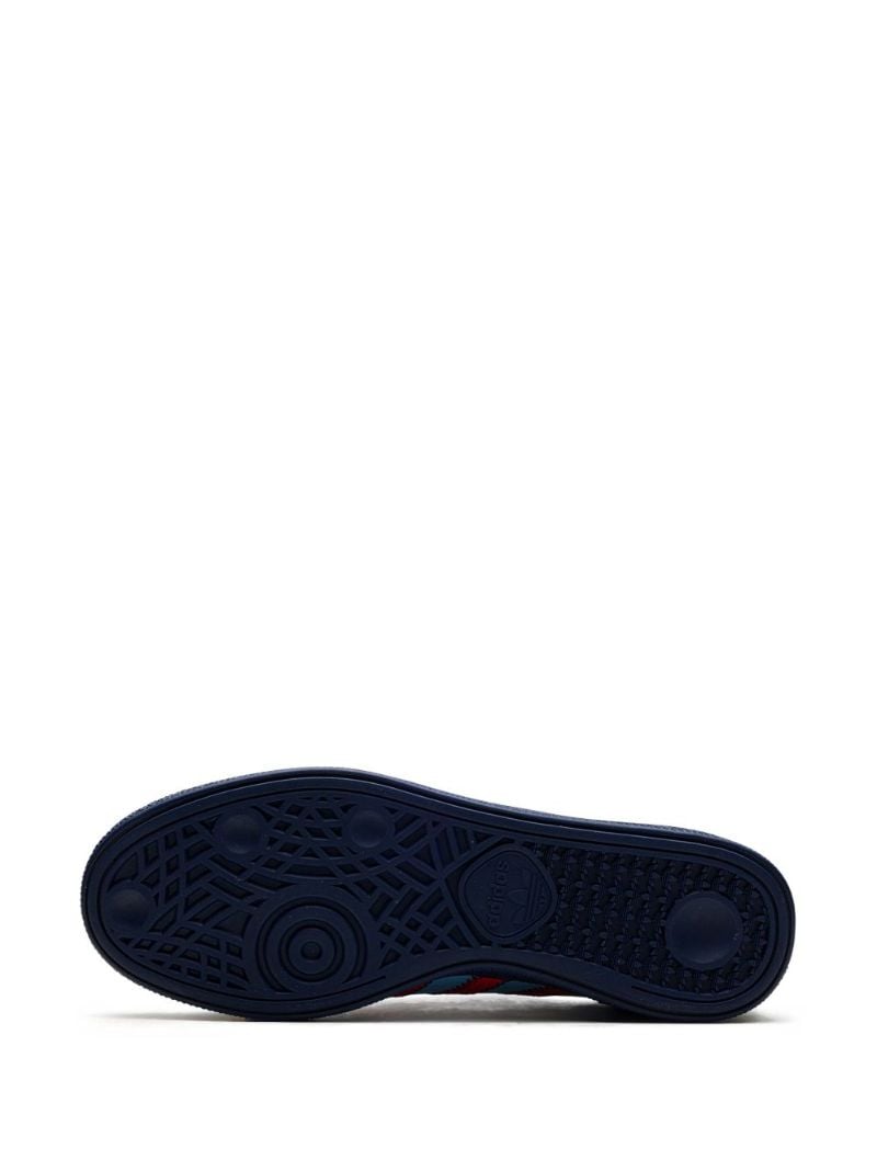 Manchester Sneakers